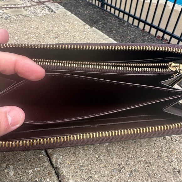 Louis Vuitton Brown Vernis Zippy Wallet - Picture 9 of 12